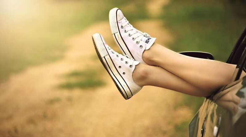 Sneaker çılğınlığı Elle’den
