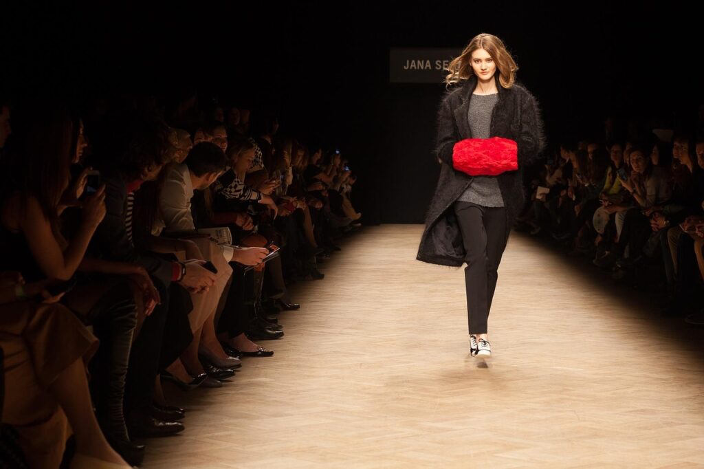 Hussein Chalayan 2013 ilkbahar yaz