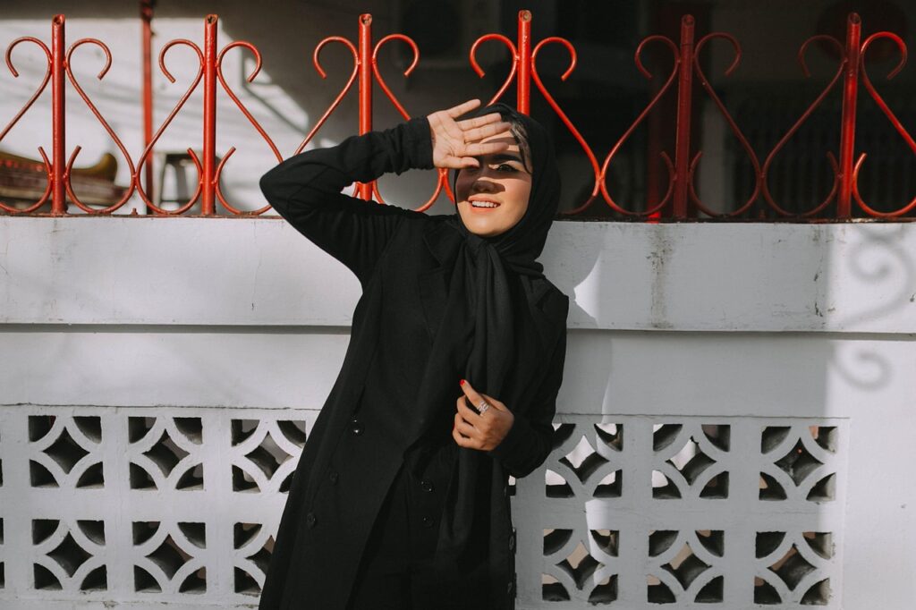 Karın Bölgesini Saklayan Moda Hileleri