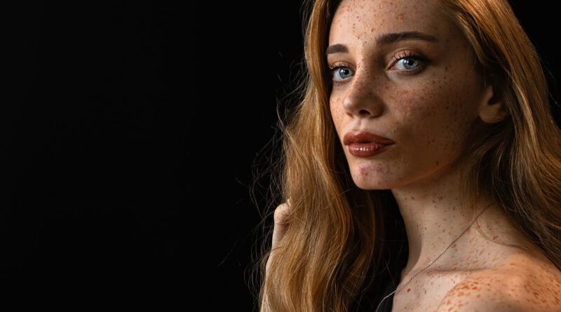 Ten rengine göre nude ruj seçimi